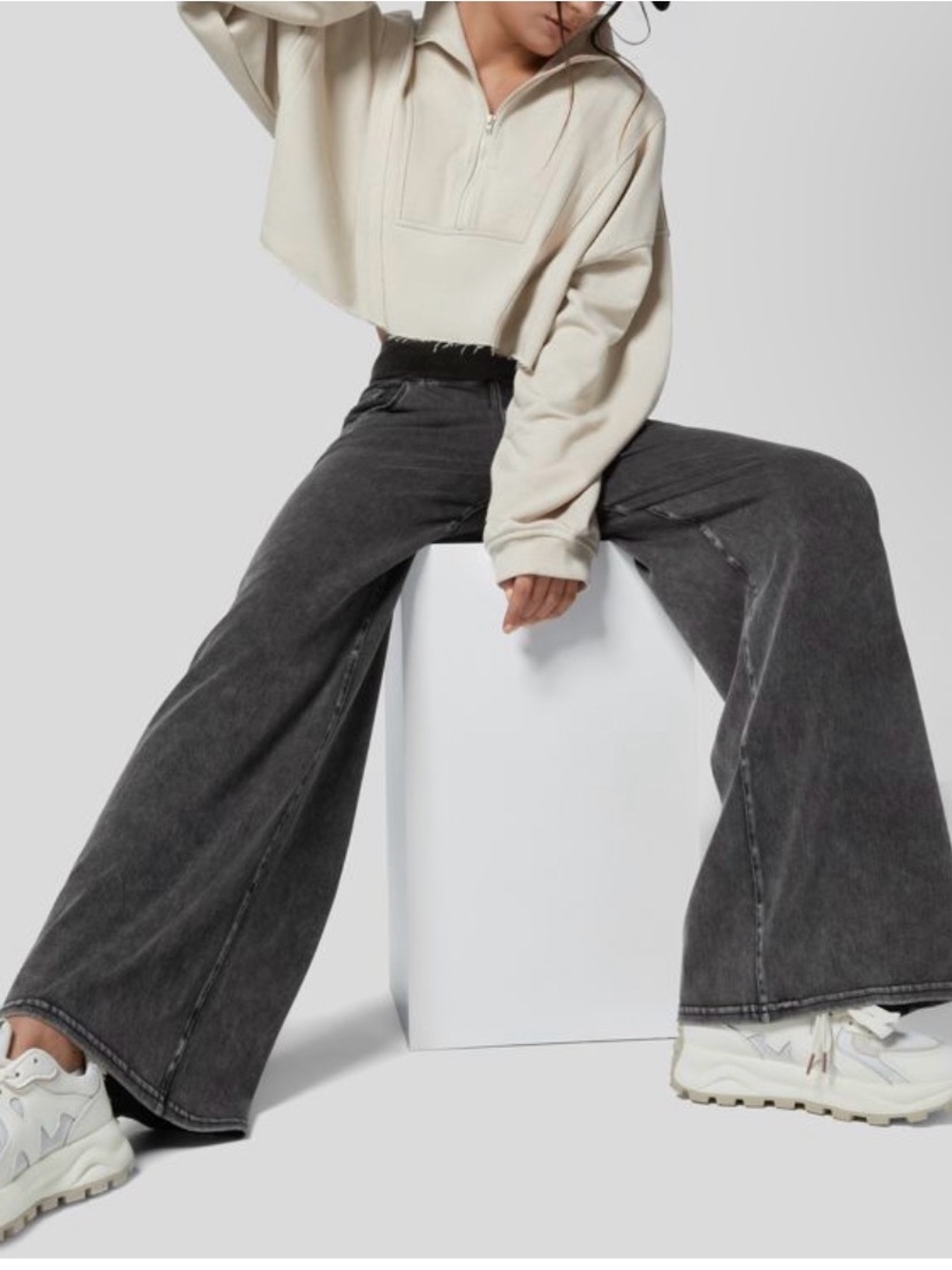 NWT HALARA Charcoal Gray Wide Leg Comfort Denim Jeans Size S Petite